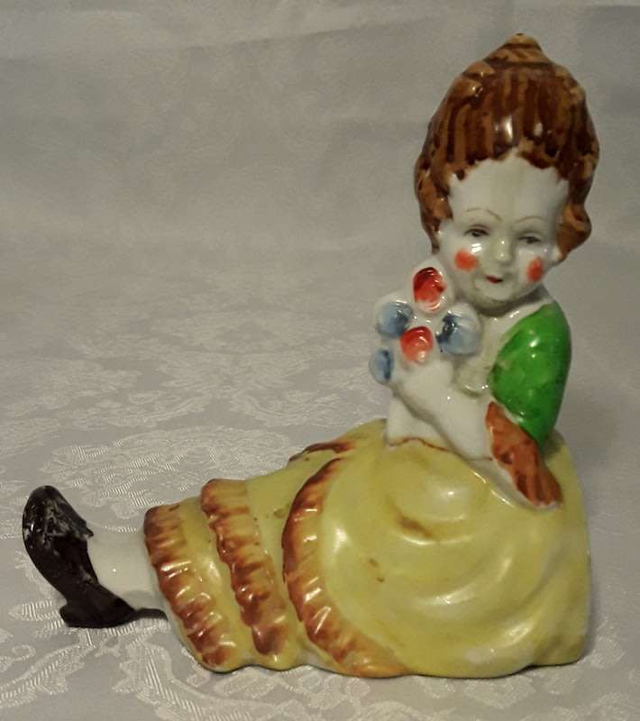 Victorian styled porcelain bookends. Wonderful to decorate a nursery