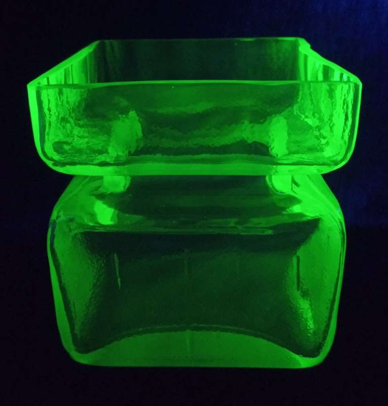 Uranium Pala Riihimaen Lasi Vase. 1964. Scandinavian Modern.