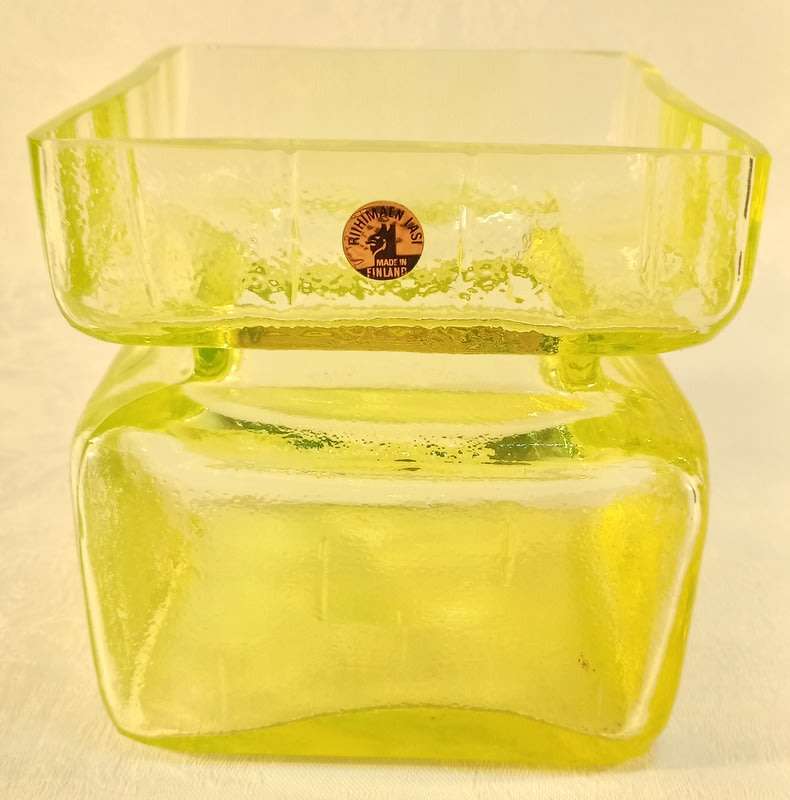 Uranium Pala Riihimaen Lasi Vase. 1964. Scandinavian Modern.