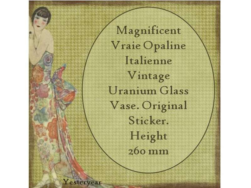 Magnificent Vraie Opaline Italienne Vintage Uranium Glass Vase