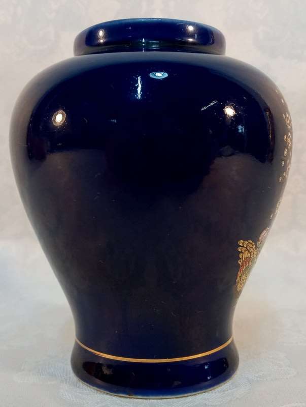 Royal blue Japanese Vase with beautiful peacocks