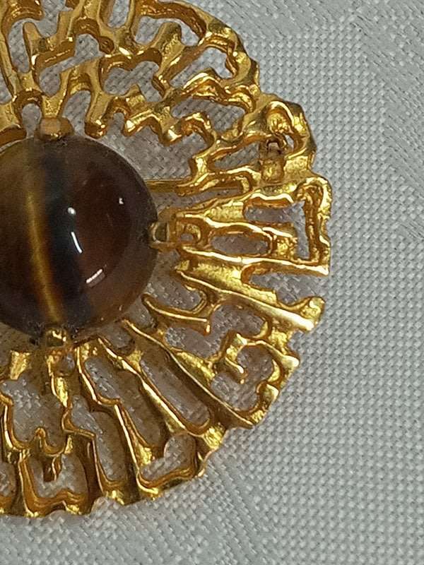 Vintage Imitation Gold and Tigers Eye Brooch