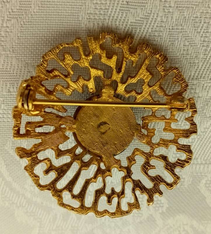 Vintage Imitation Gold and Tigers Eye Brooch