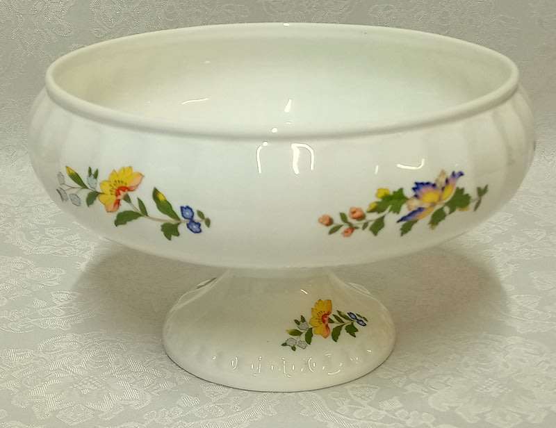 Rare  AYNSLEY Cottage Garden Footed  Fruit Bowl  Perfect Condition
