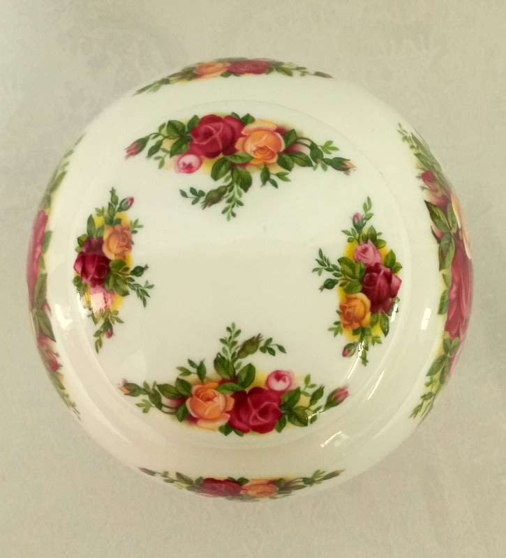 Royal Albert - Old Country Roses Pattern - Ginger Jar