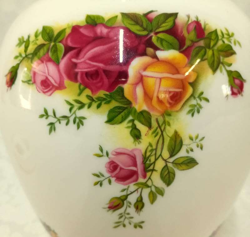 Royal Albert - Old Country Roses Pattern - Ginger Jar