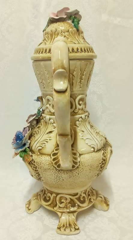 Impressive Vintage  CAPODIMONTE large teapot