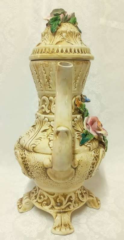 Impressive Vintage  CAPODIMONTE large teapot