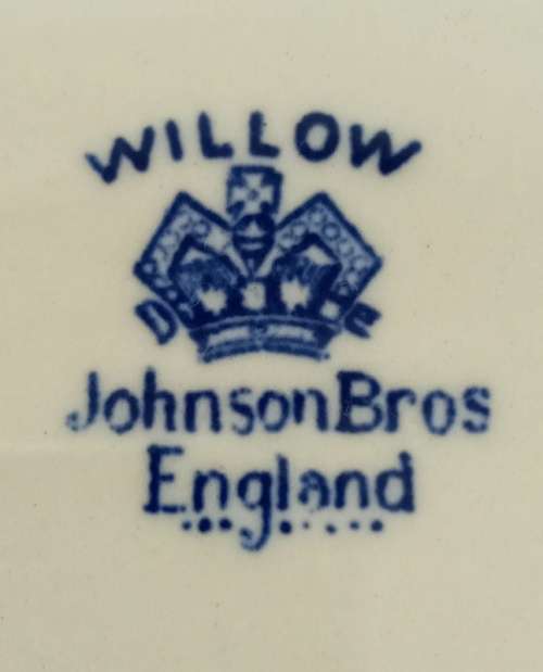Johnson Bros England Blue Willow Pattern Gravy Boat and Plate