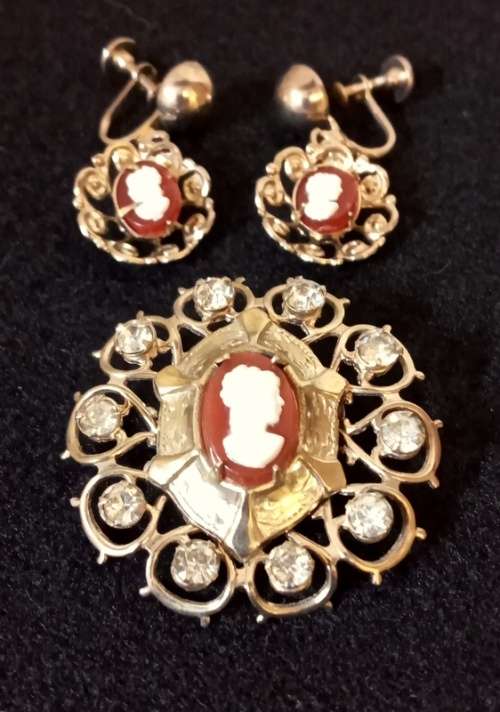 Vintage Costume Brooch and Screw on Earrings