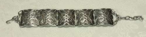 Retro silver coloured bracelet