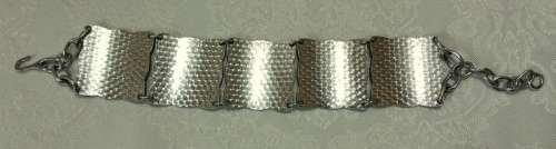 Retro silver coloured bracelet
