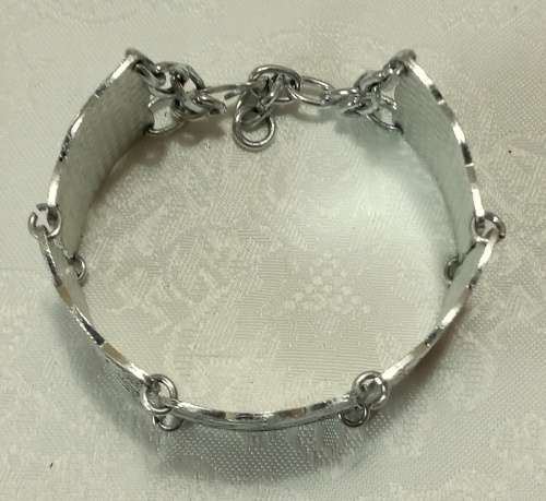 Retro silver coloured bracelet