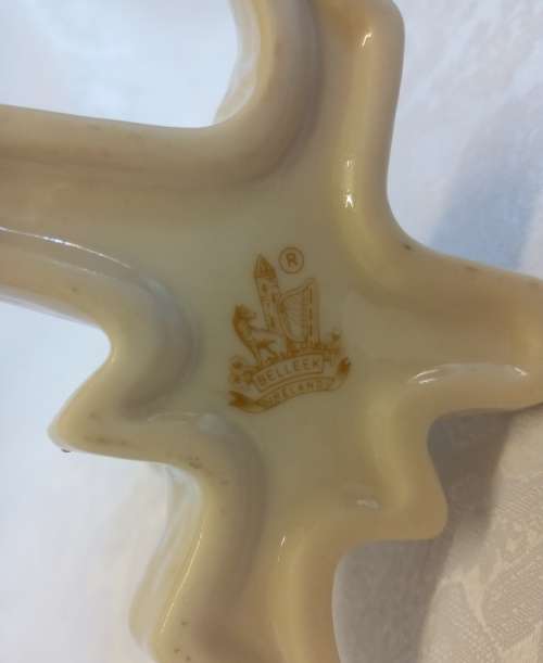 Vintage Belleck Shamrock Tree Trunk Vase.  4th Mark 1946  1955.