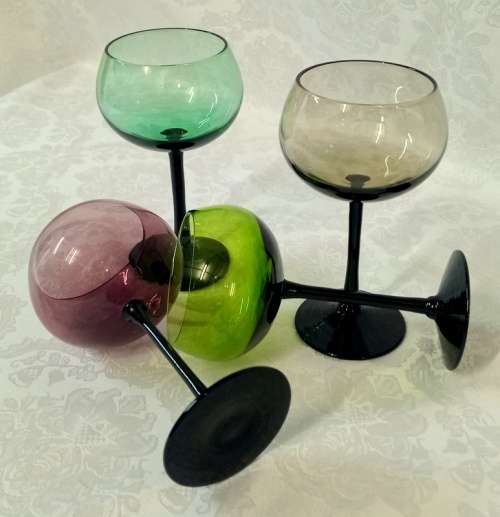Gorgeous Black Long Stem Multi Colour Wine Glasses