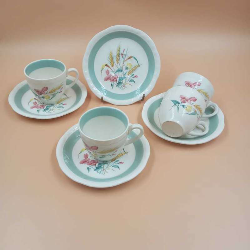 Vintage 1940`s Alfred Meakin Harvest Bouquet Demitasse Cups & Saucers