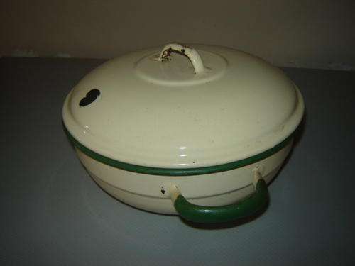 Enamel bowel with lid