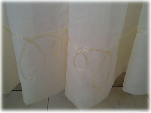 **BEAUTIFUL  VOILE CURTAIN [SCALLOP] *5 METRES WITH A 2.3 DROP! * HURRY PRICED TO FLY !READY TO HANG