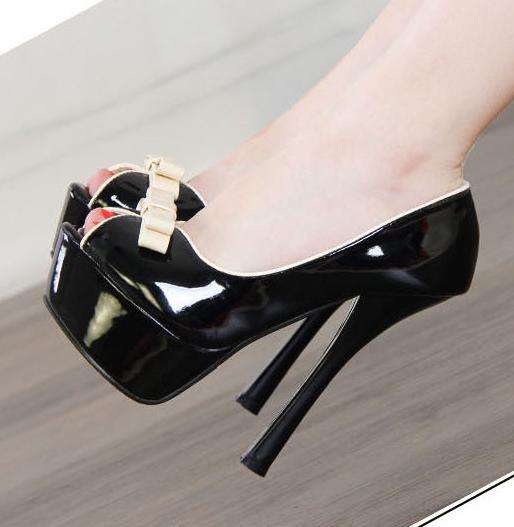 Retro 14.5cm Peep Toe Platforms - 2 Colours