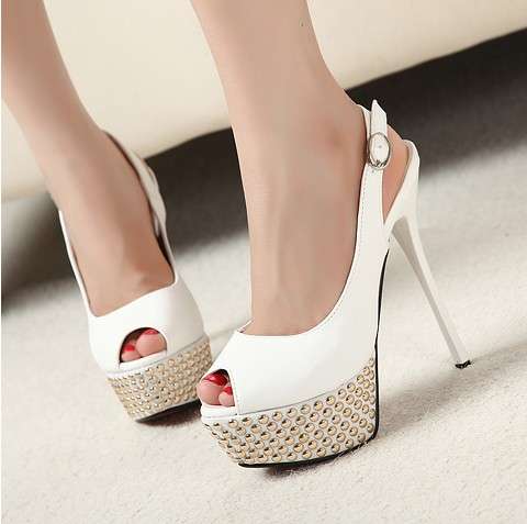 Retro Open Toe Platform Sandals in White