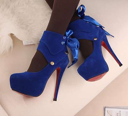 Removable Collar Sueded High Heels in Blue