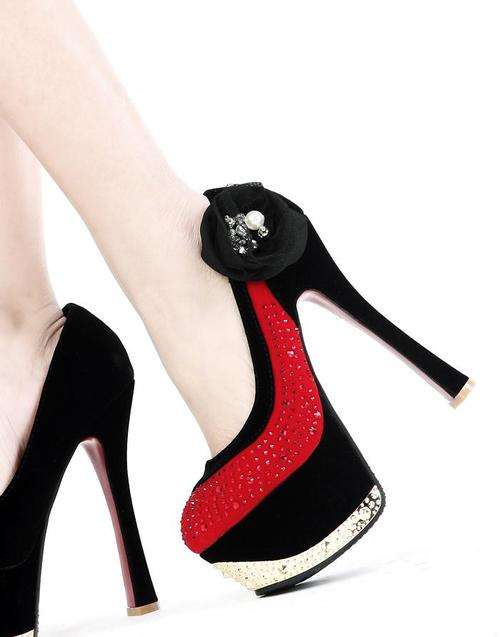 Hot Platform Heels in Red & Black