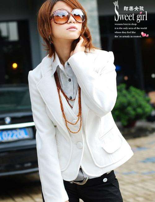 Brooch Embellished Fake Two-Piece Short Coat White Size S-M-L-XL