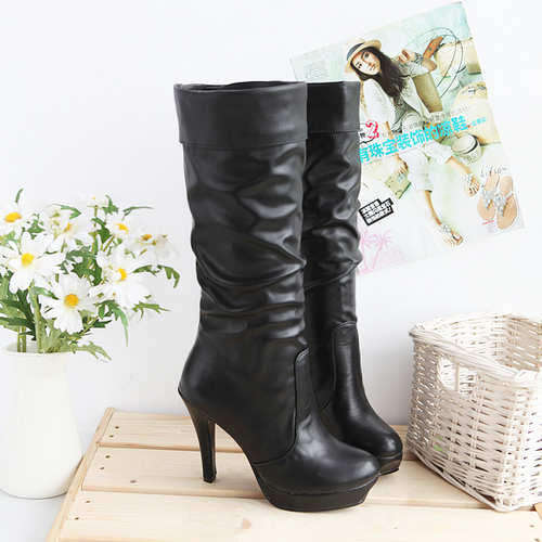 !!!NEW!!! Platform Tall Boots in Black (Size 2- 8)