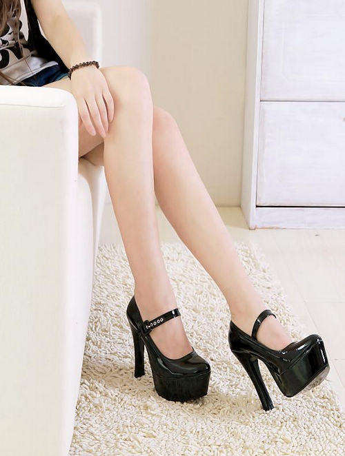 !!! NEW !!! Mary Jane Platforms in Black (Size 2 - 6)