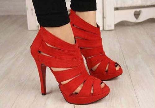 !!! NEW !!! High Heel Banded Sandals in Red (Size 2.5 - 6)