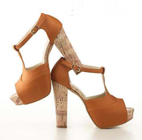 !! NEW !! Spring Fashion High Heeled Sandals in Orange ( Size 2.5  - 6 )