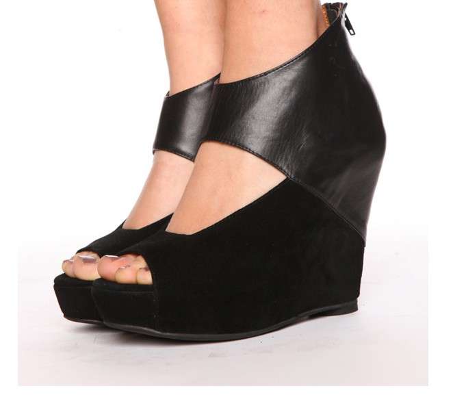!! NEW !! Open Toe Wedges in Suede and PU ( Size 2.5 - 6 )