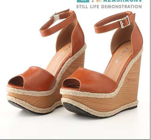 !! NEW !! 12cm High Platform Wedges in Tan ( Size 2.5 - 6 )