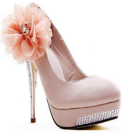 Designer Flower Decorated Pumps in Cream