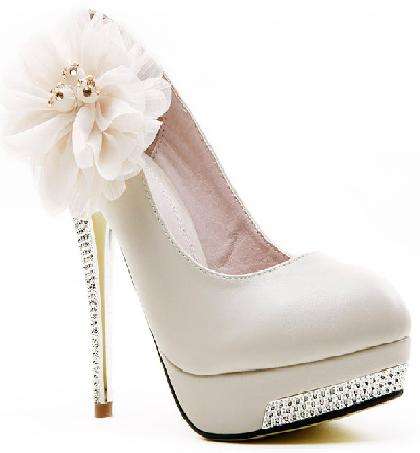 Designer Flower Decorated Pumps in Pink