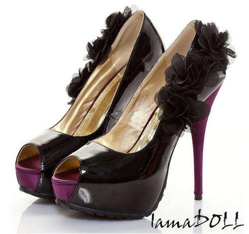 Double Colour Flower Decorated Kitten Heels in Black/Purple (Size 5.5)