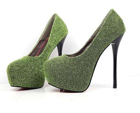 Frosted Leather Pumps in Green