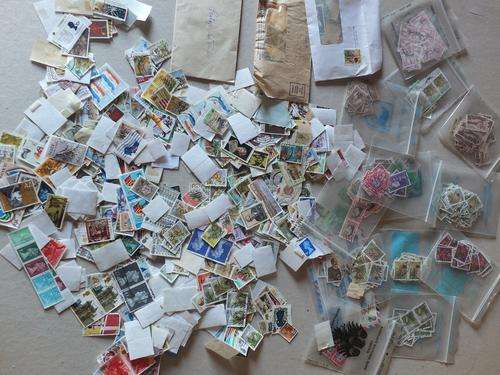 World Kiloware Off Paper...Please see pics...