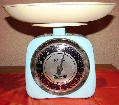 Vintage light blue and white 10lbs Cornet Kitchen Scale on good condition-Scale metal-Bucket plastic