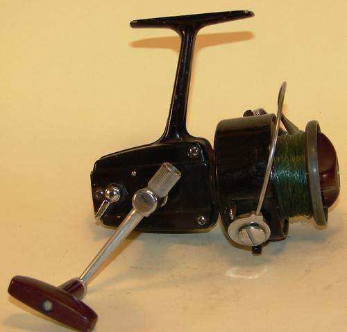 Vintage Daiwa No 7300 Spinning Reel- no 2-Good condition