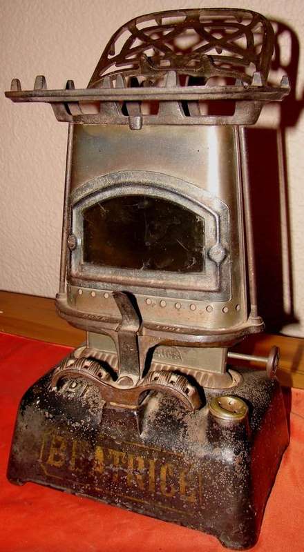 Antique Cast Iron Portable Kerosene Stove-Dome no1-England-Complete with wick and lose side panel