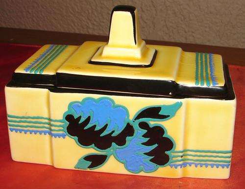 Beautiful retro hand painted Gzecloslovia Cheese/butter dish-H 7.5cm, L16cm, W 8cm