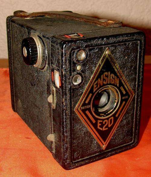Antique British made  Houghton Ensign E 20 Box Camera C 1927(E20)