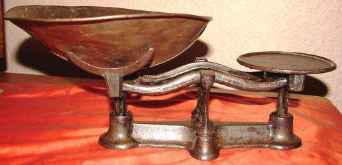 Very old Scale with weighing bucket-working condition