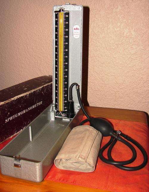 Vintage Medical Curiosity Collectible-Mac Sphygmomanometer (Blood pressure) in orginal box