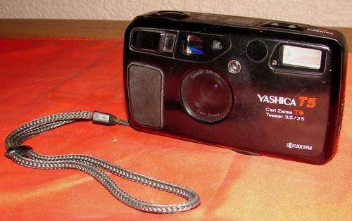 Yashica T 5 Compact 35mm camera with 35mm 3.5 Carl Zeiss T*Lens