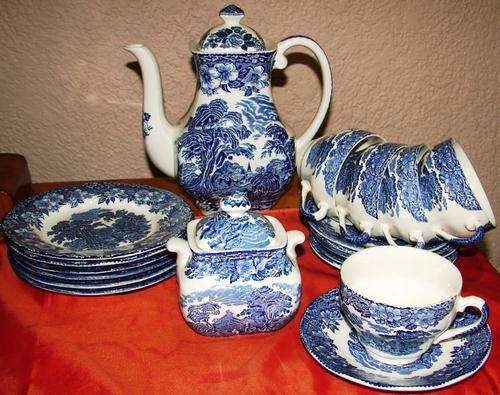 Beautiful 21 piece Enoch Wedgewood Tunstall Woodland Coffee Set-Good condition