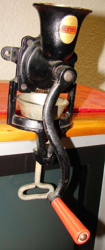 Rare Vintage  Beatrice no 1 Grinder in very good condition-L 22cm, W 10cm-100% working