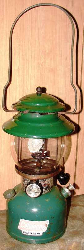 Green Coleman Model 201- The Coleman Co Inc Nichita Kansas USA 12/1976 Kerosene lamp