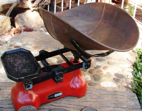FJ Thorton & Co.Ltd, Birmingham -to weigh 10 kg Scale with weights-complete and in working condition